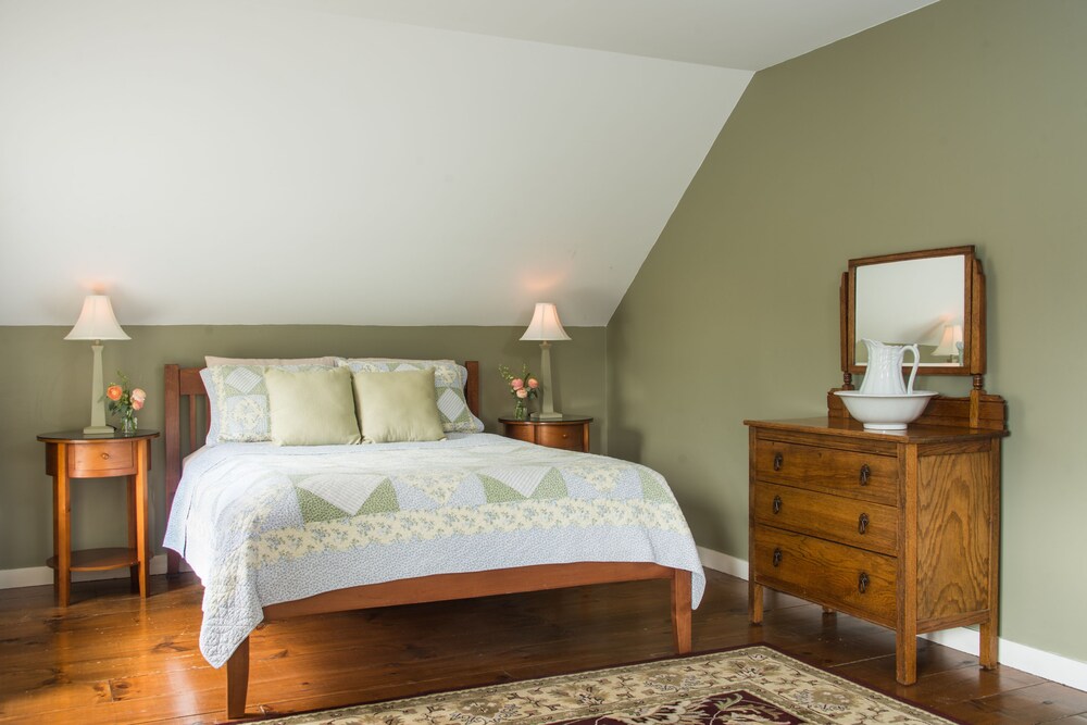 Brass Lantern Inn - photo 13