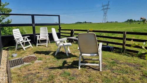 City Farmers Lodge a Guesthouse with a skyline view in Rural Amsterdam — 4-Star Luxury Hotel in Amsterdam, Netherlands