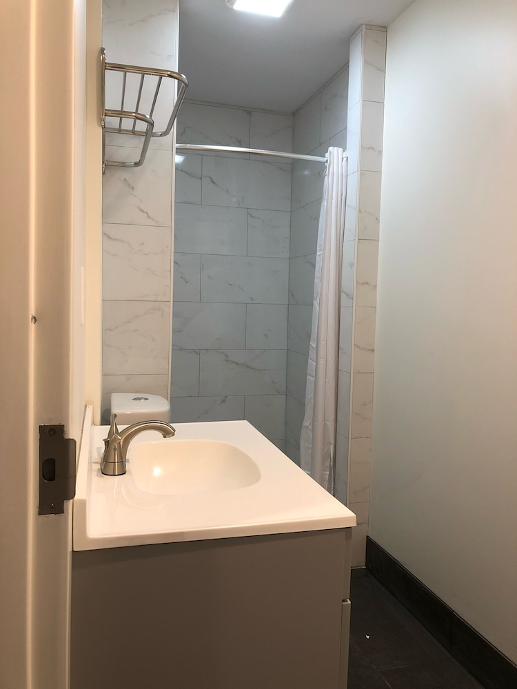 Lindenhurst Motel - carbon neutral hotel in Lindenhurst