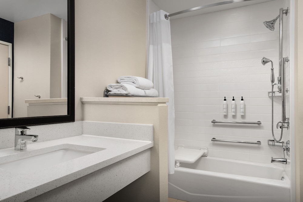 Fairfield Inn & Suites by Marriott Panama City Beach - photo 24
