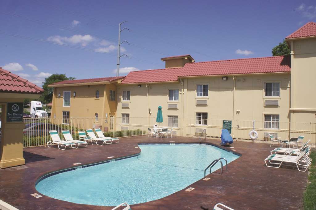 La Quinta Inn by Wyndham Kansas City Lenexa - photo 12