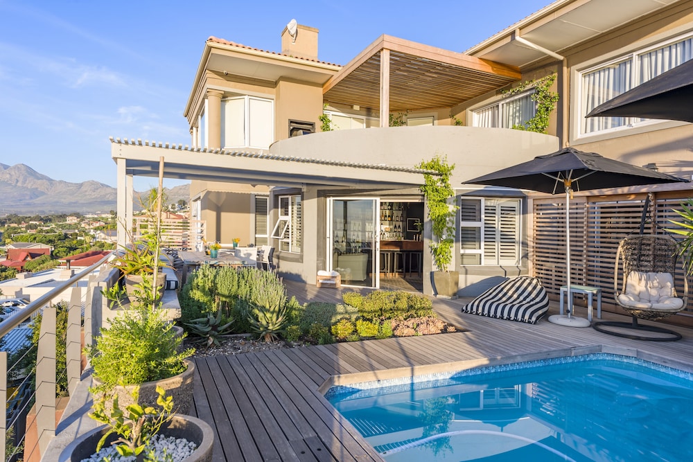 Chocolate Box — 5-Star Luxury Hotel in Cape Town, South Africa