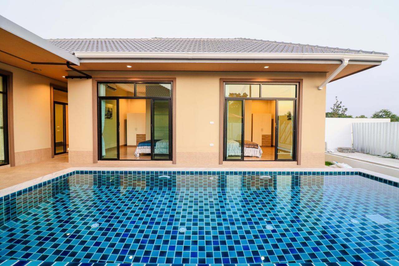 Shirley's Villa 32 泳池四合院 — 4-Star Luxury Hotel in Hua Hin, Thailand