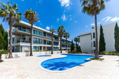 Cavalo Preto Luxury Beach Apartment by Golden Zenith — 4-Star Luxury Hotel in Quarteira, Portugal
