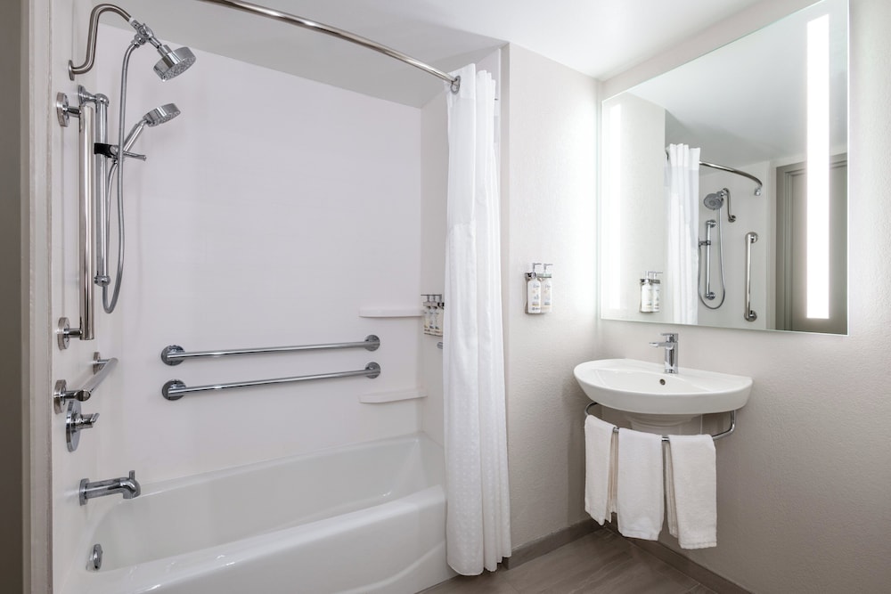 Holiday Inn Express & Suites Flowood by IHG - photo 20