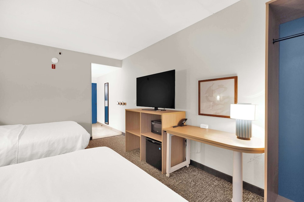 Spark by Hilton Plymouth - photo 33