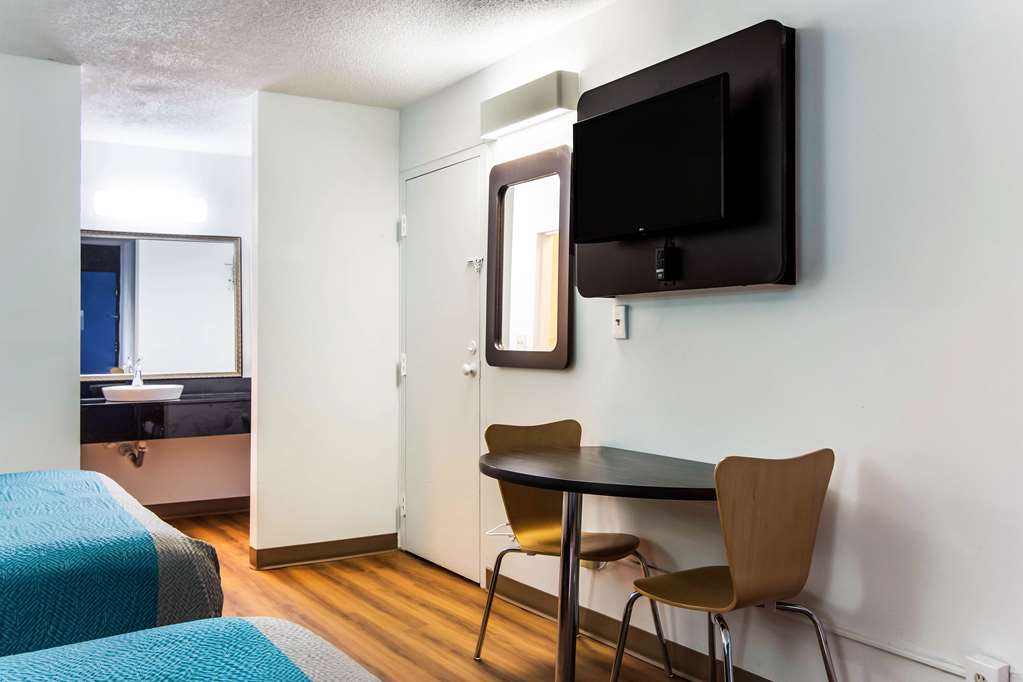 Motel 6 Lagrange GA - photo 12