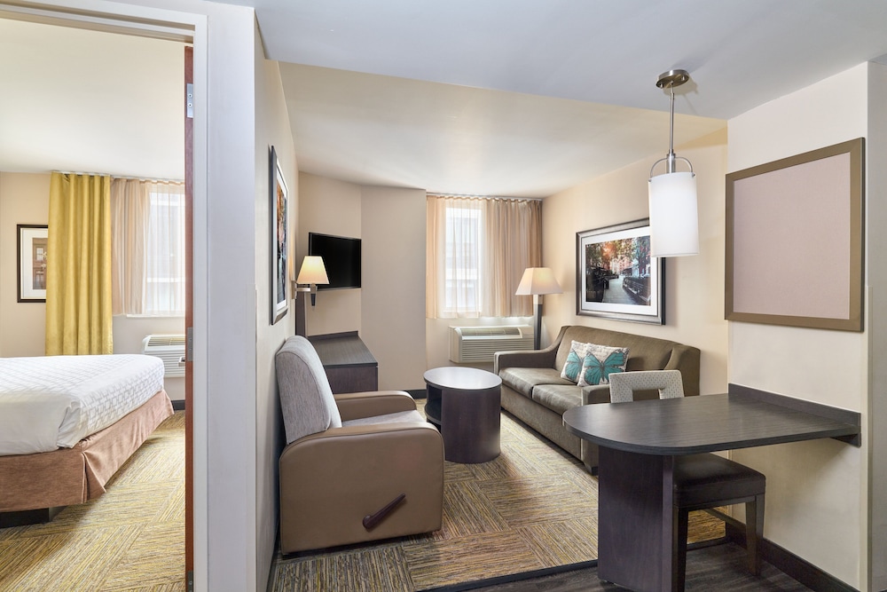 Candlewood Suites New York City Times Square by IHG - photo 17