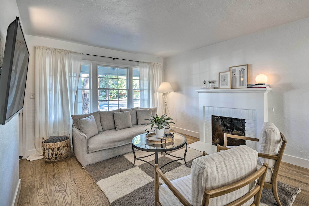 Cozy West Sacramento Getaway w Private Yard — hotel in West Sacramento
