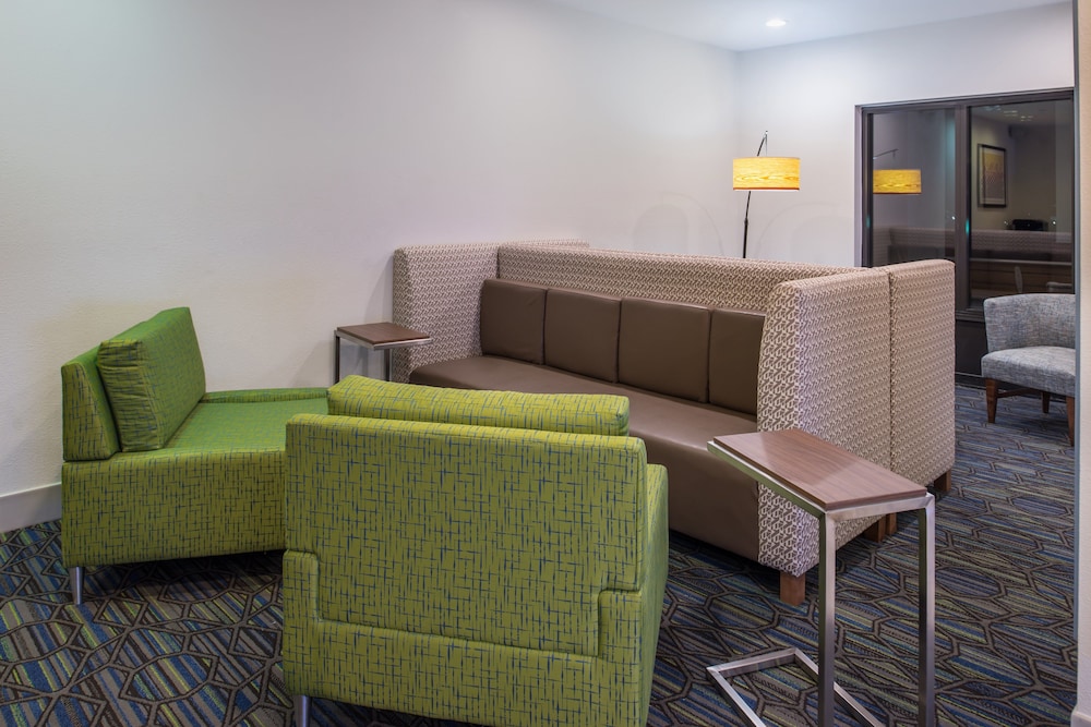 Holiday Inn Express Hotel & Suites Tampa Anderson Rd Veteran by IHG - photo 4