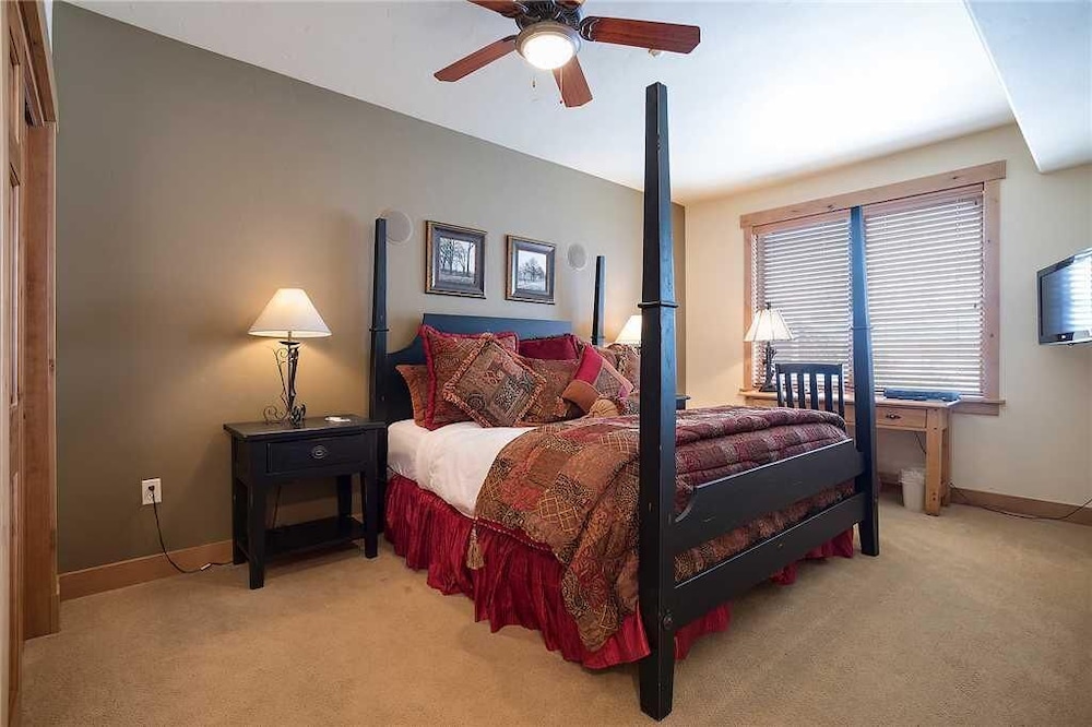 Al4305 Top Floor Residence Beautiful Views Winter Specials — 4-Star Luxury Hotel in Steamboat Springs, United States