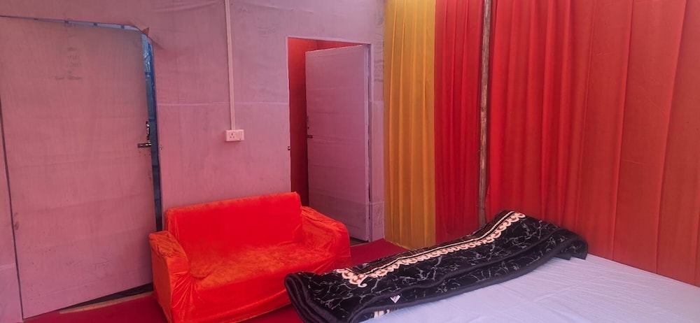 Amrit Kumbh Cottages in Phulpur, India