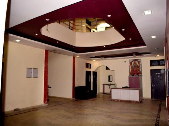 Hotel Shakshi — hotel in Azamgarh