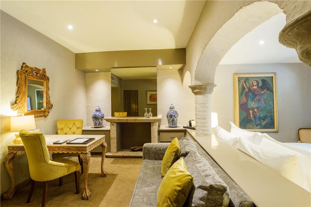 Master Suite king