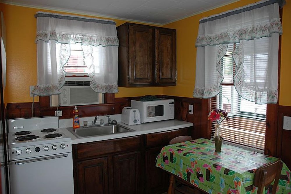 Channel Watefront Cottages - photo 63