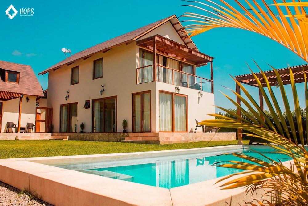 HOP Lago MAR Exclusiva en Playa de Chincha in Sunampe, Peru