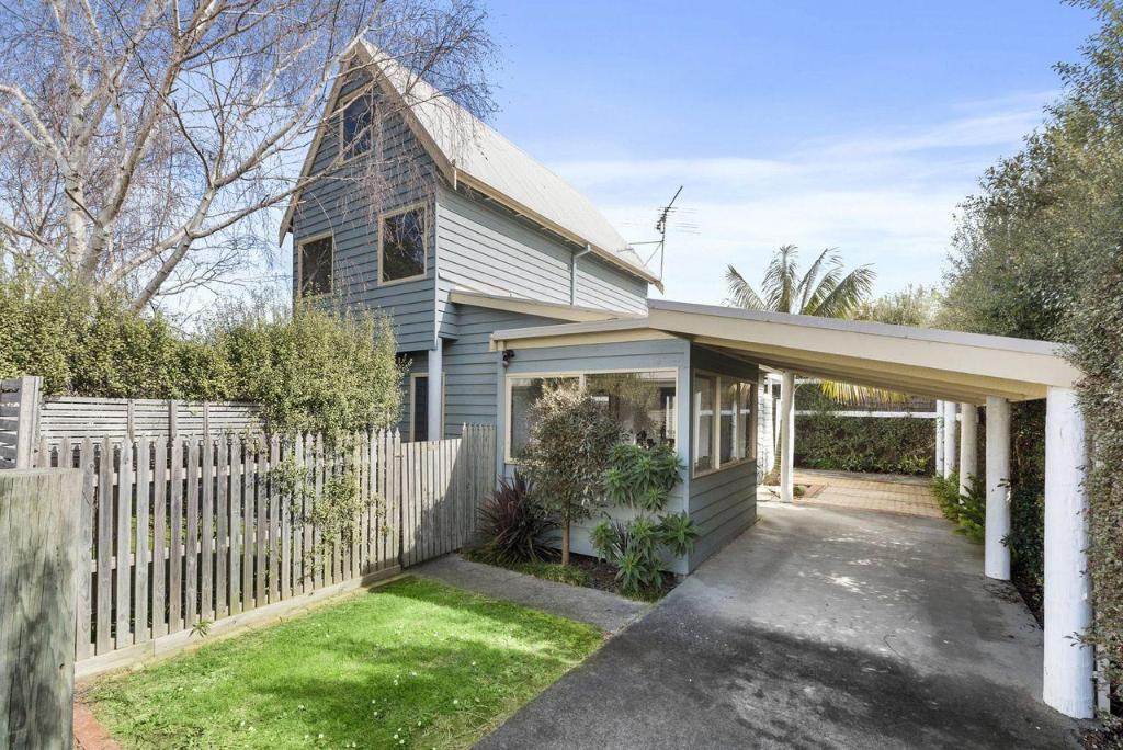 Sea Loft Byo Linen in Apollo Bay, Australia