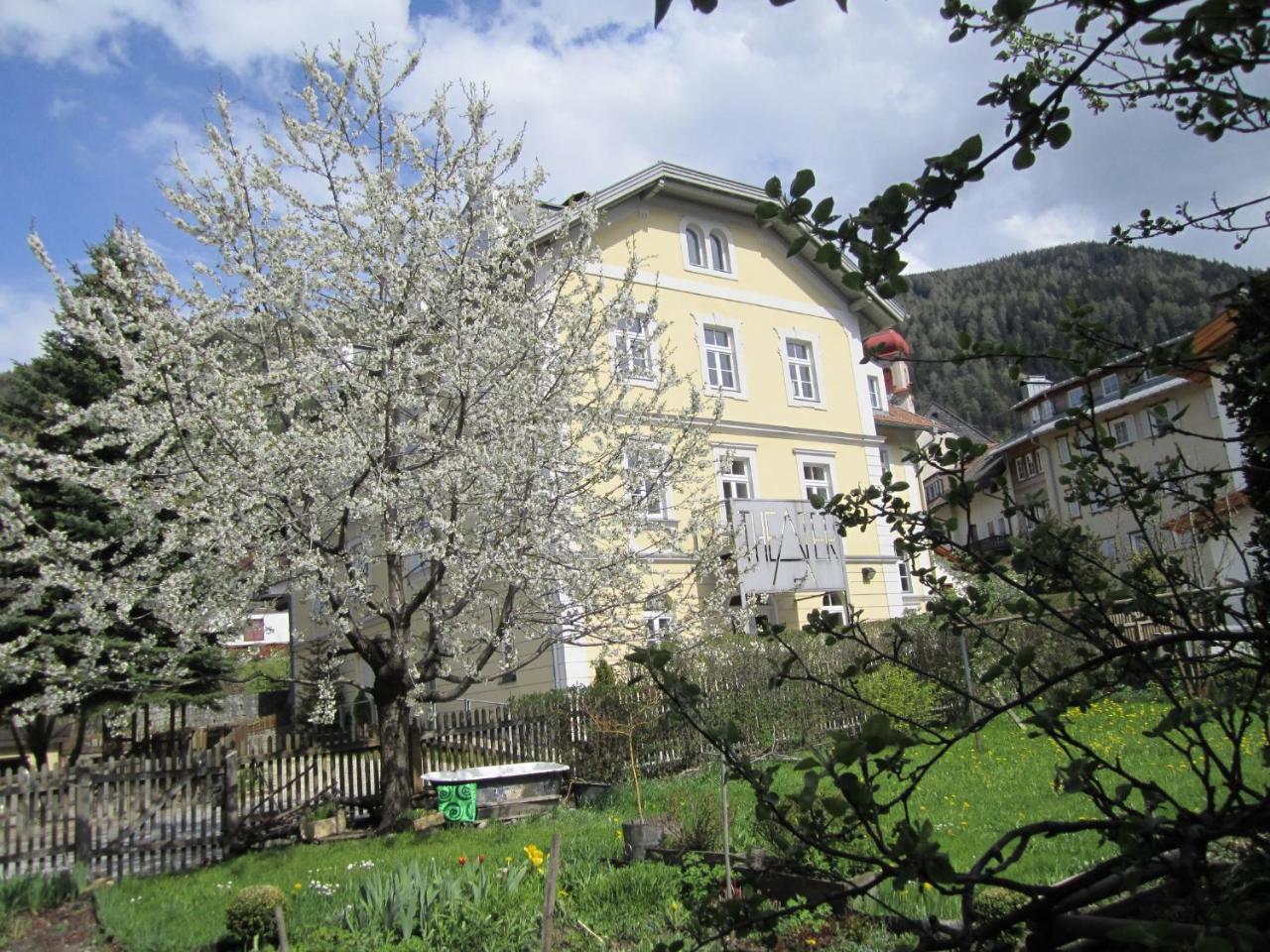 Residence Zum Theater — 4-Star Luxury Hotel in Colle Isarco, Italy