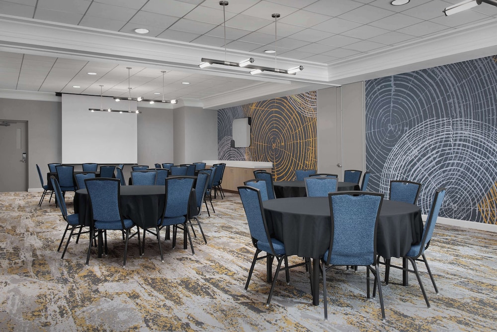 Hilton Garden Inn West Lafayette Wabash Landing - photo 34