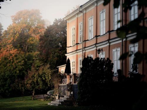 Thoresta Herrgård - carbon neutral hotel in Bro