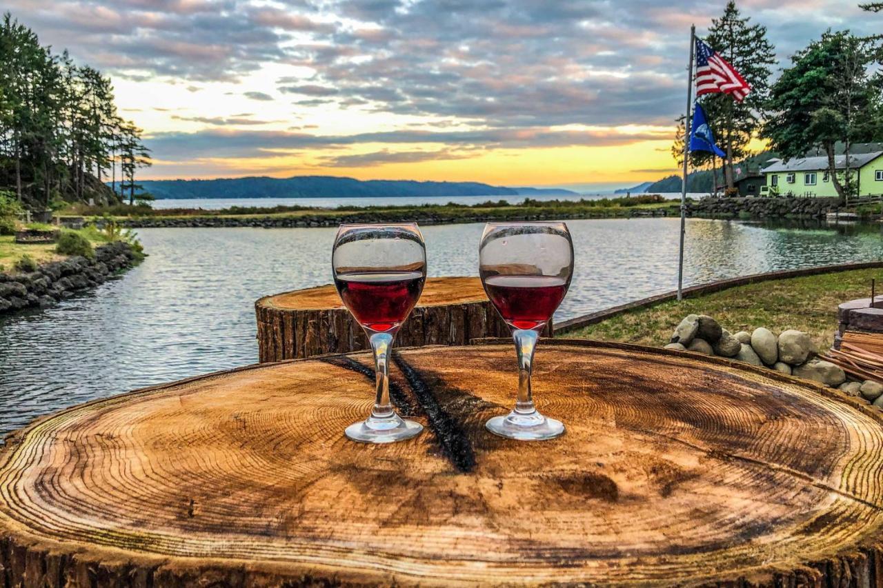 The Lillipad in Lilliwaup: Magnificent Waterfront — hotel in Olympia