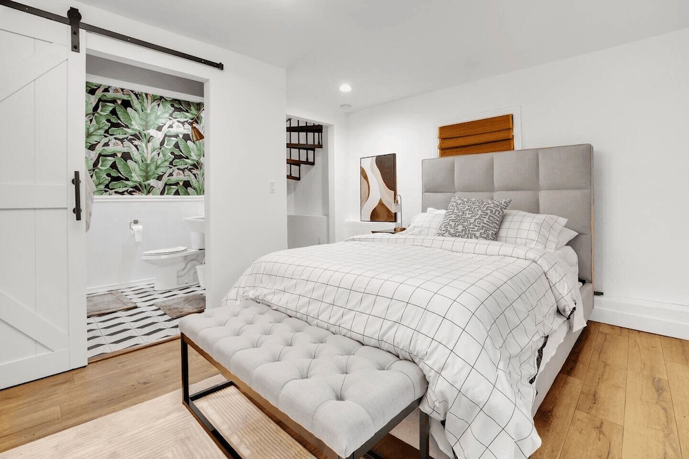 Dos Palos by Avantstay Mod Hollywood Sanctuary - photo 6