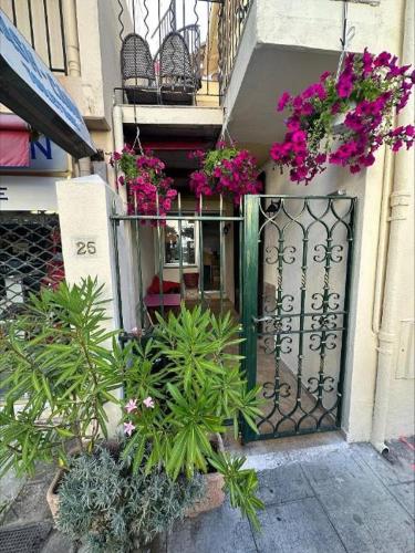 Crew Key West - carbon neutral hotel in Antibes