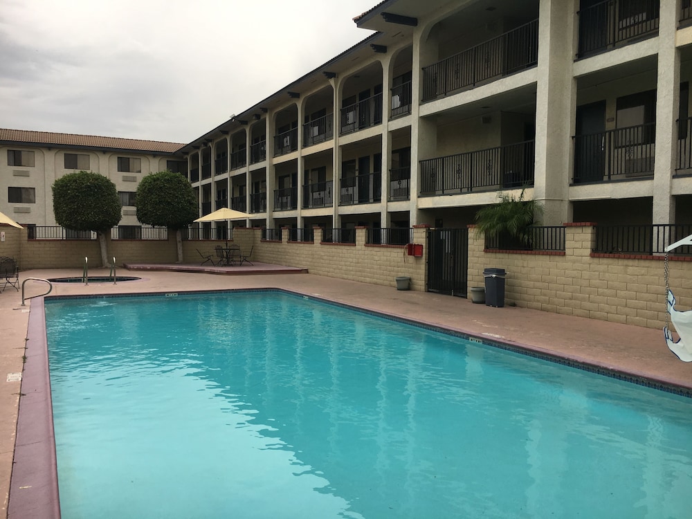 Motel6 Artesia CA - photo 39