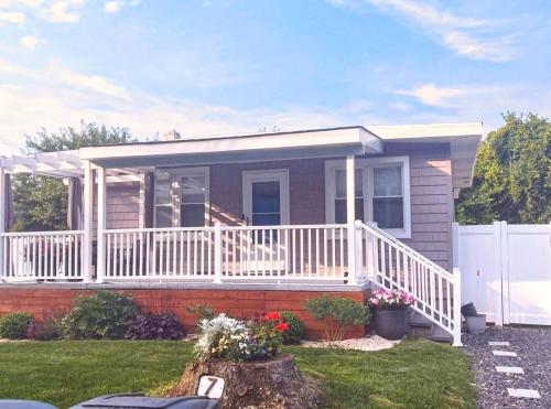 My Cozy Beach House — 4-Star Luxury Hotel in Whitesboro, United States