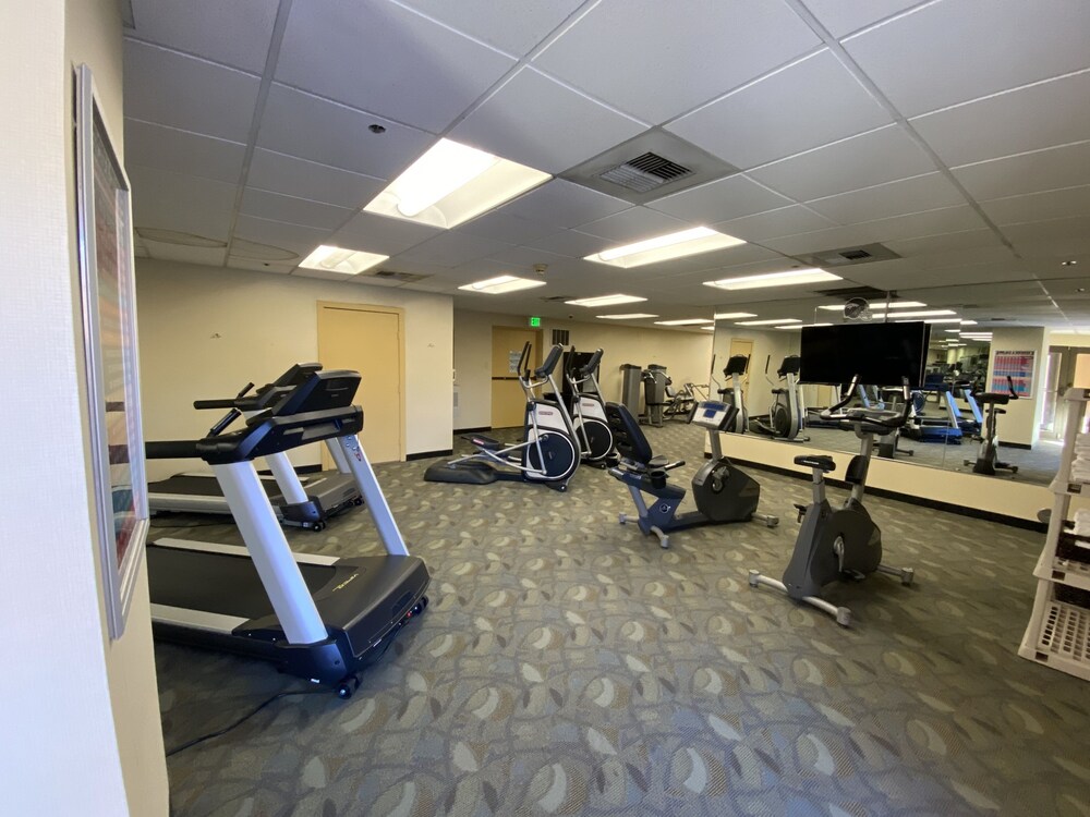 Hotel Elegante Conference & Event Center Colorado Springs - photo 22