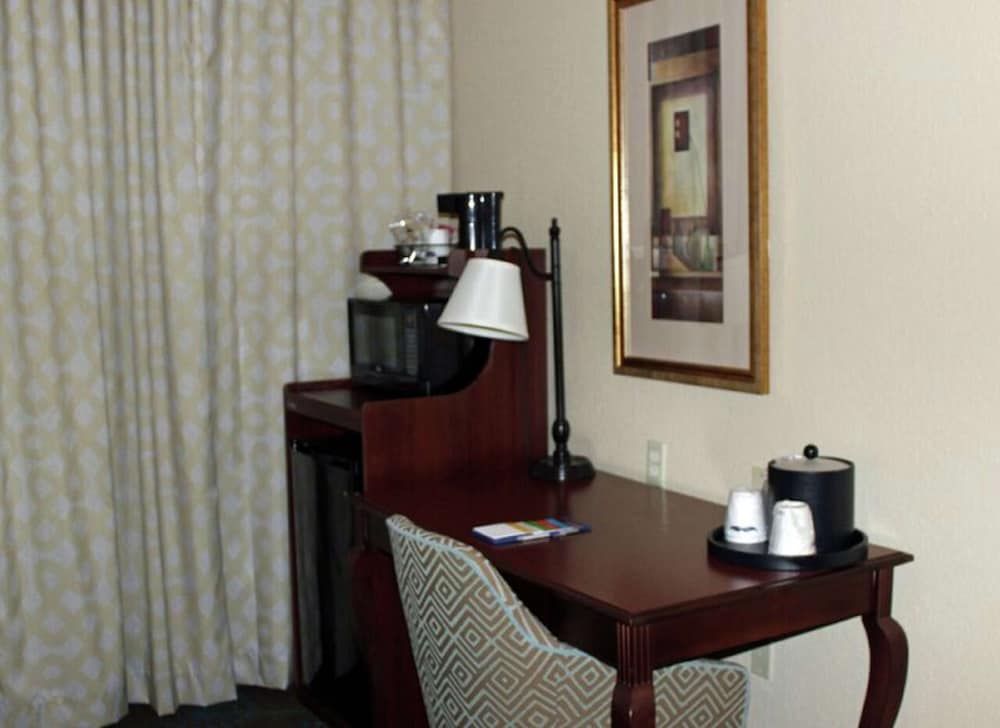 Hampton Inn Gallipolis - photo 16