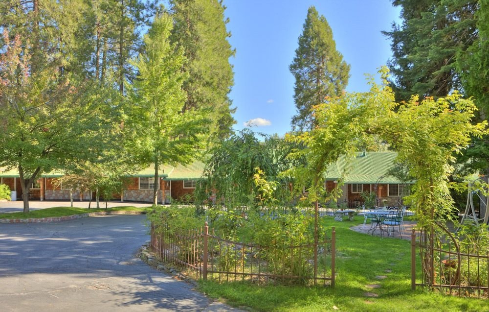 Strawberry Valley Inn - photo 14