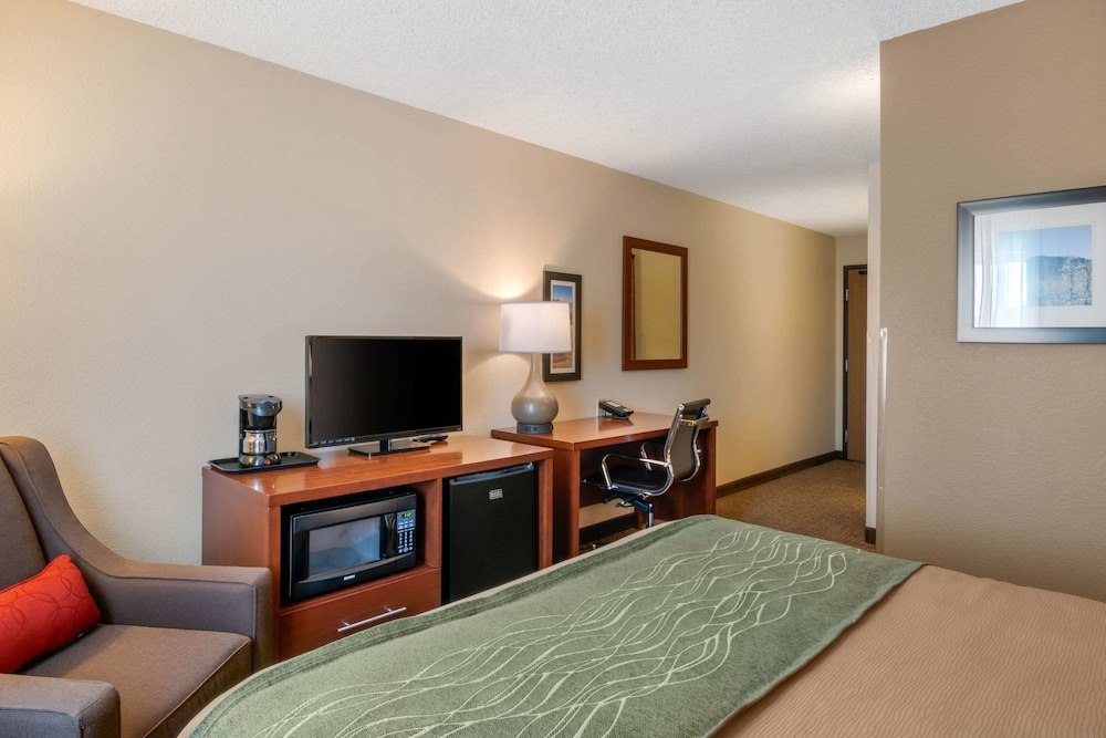 Comfort Inn Medford North - photo 19