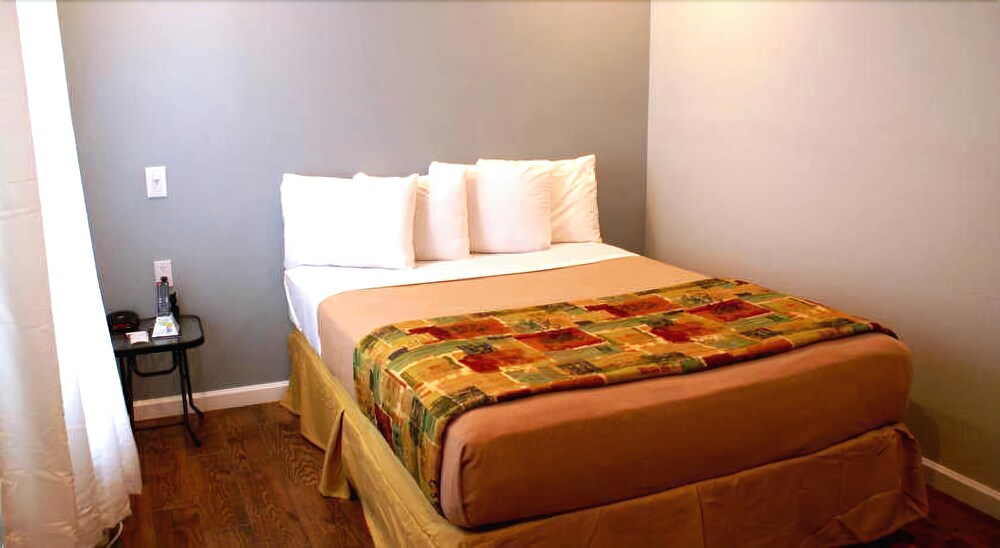 Hotel Point Loma - photo 4