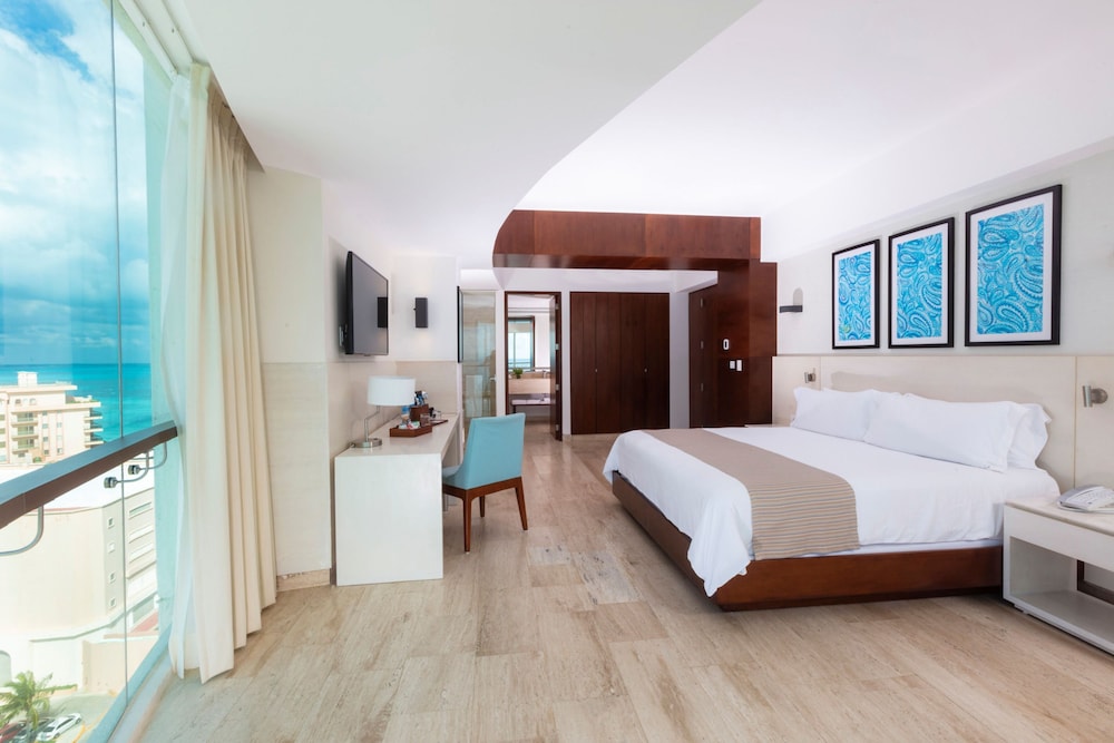 Krystal Grand Cancun All Inclusive