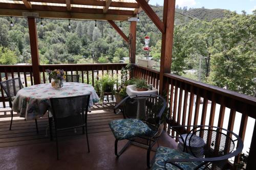 Mariposa Hotel Inn - photo 12