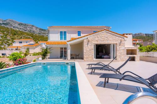 Villa Bohemica with Private Heated Pool — 5-Star Luxury Hotel in Orebic, Croatia
