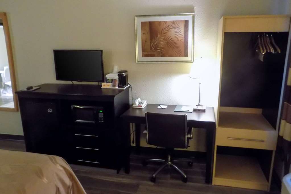 Quality Inn DFW Airport North - photo 12