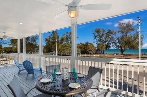 Coquina Cottage B home — 4-Star Luxury Hotel in Anna Maria, United States