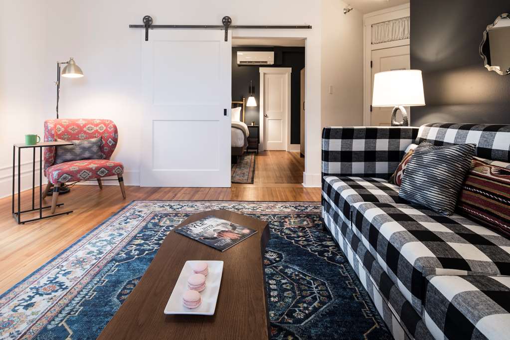 The Armstrong Hotel - photo 10