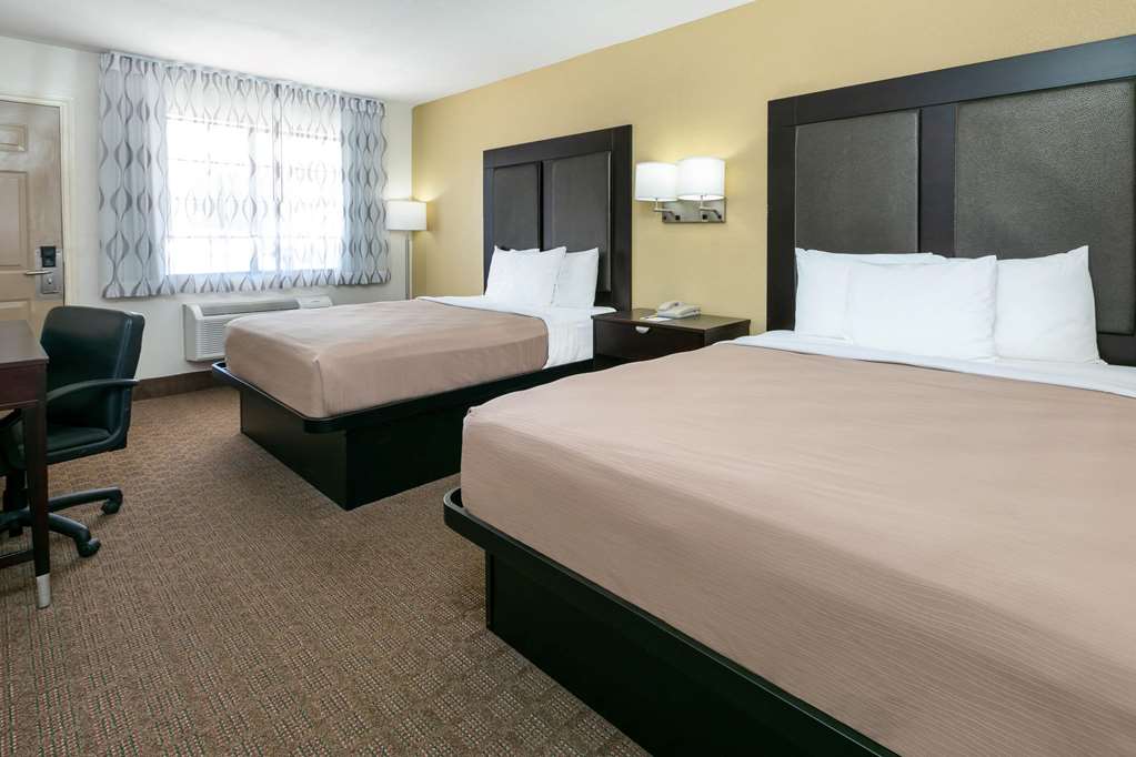 Days Inn by Wyndham Granbury - photo 21