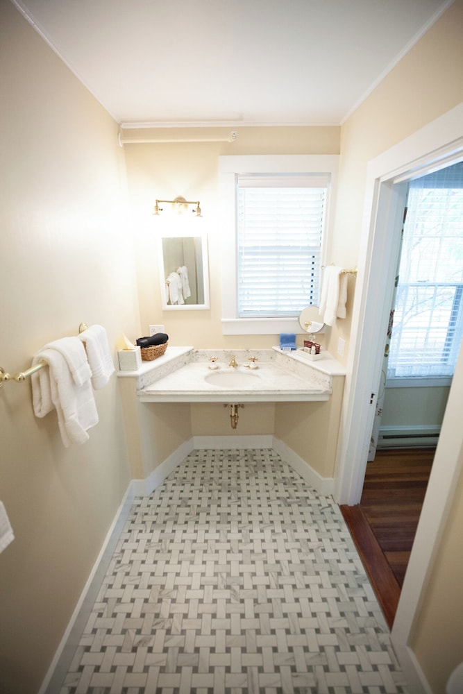 Yellow House Inn - photo 25