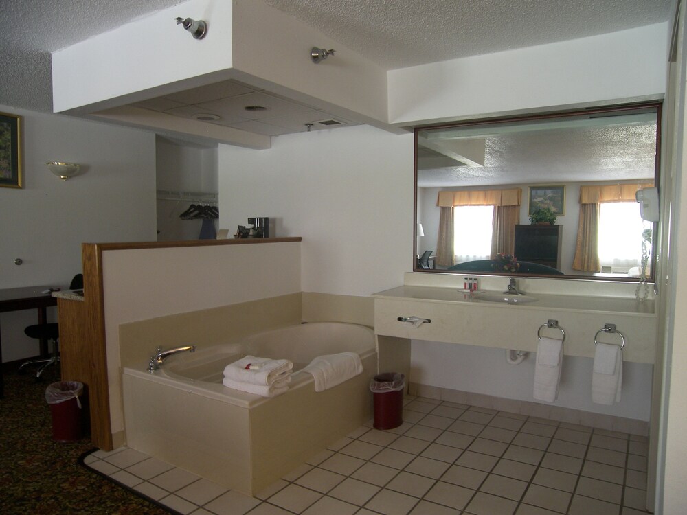 Baymont by Wyndham Mount Vernon Renfro Valley - photo 30
