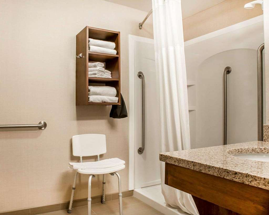 Comfort Inn & Suites Sturbridge Brimfield - photo 16