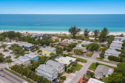 Margarita Ville in Holmes Beach, United States
