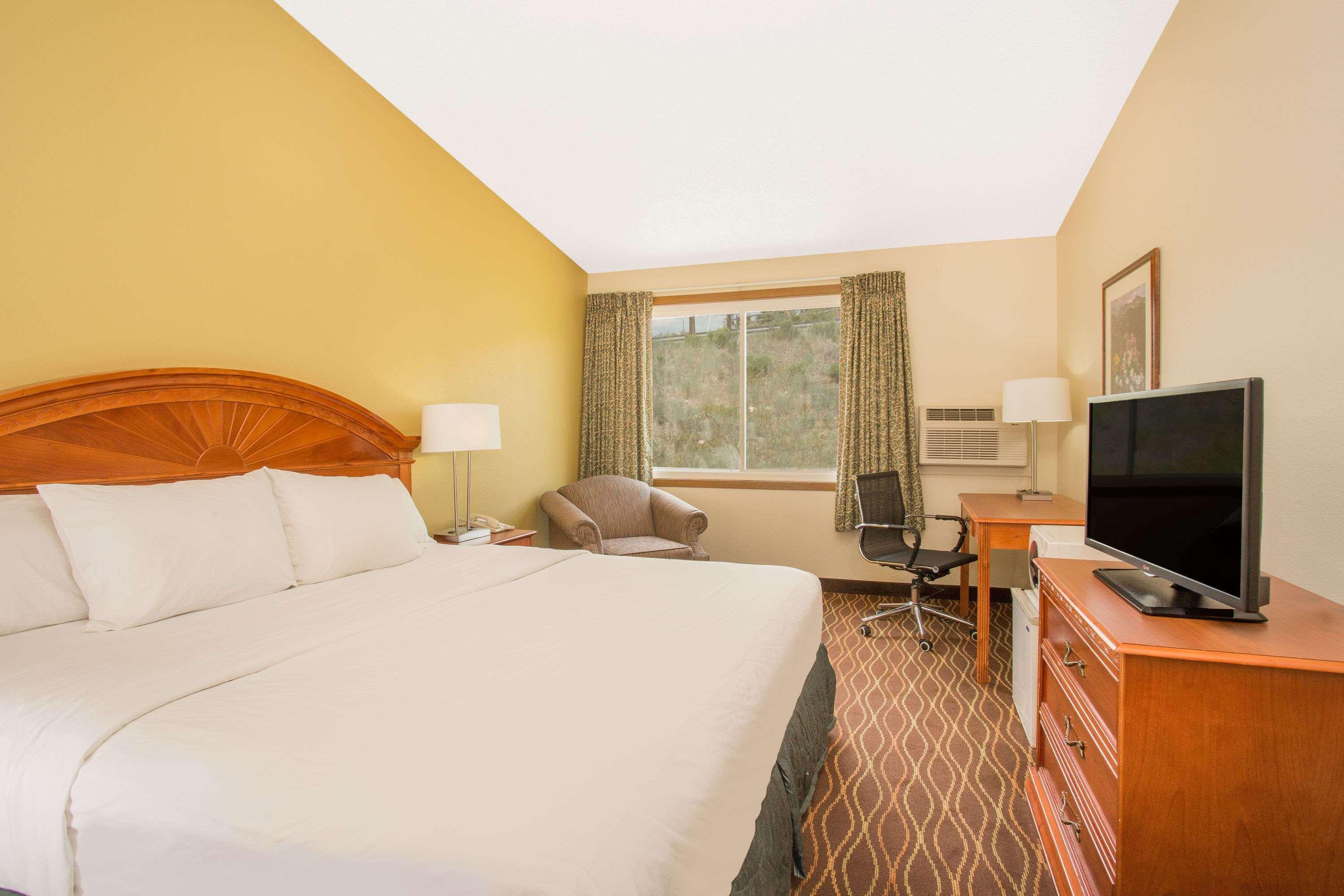 Days Inn by Wyndham Silverthorne - photo 6