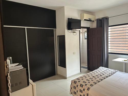 X5 Condominio Diagonal a Fexpocruz in Santa Cruz De La Sierra, Bolivia