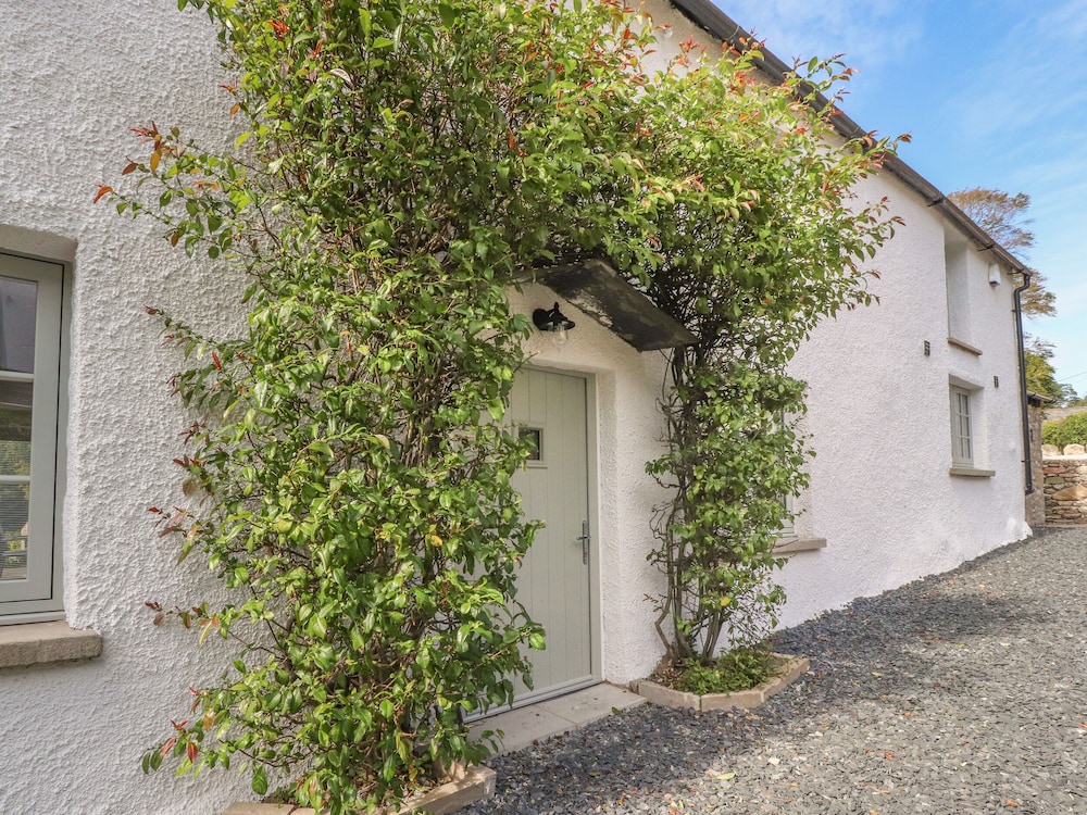 Ghyll Cottage — 4-Star Luxury Hotel in Milnthorpe, United Kingdom