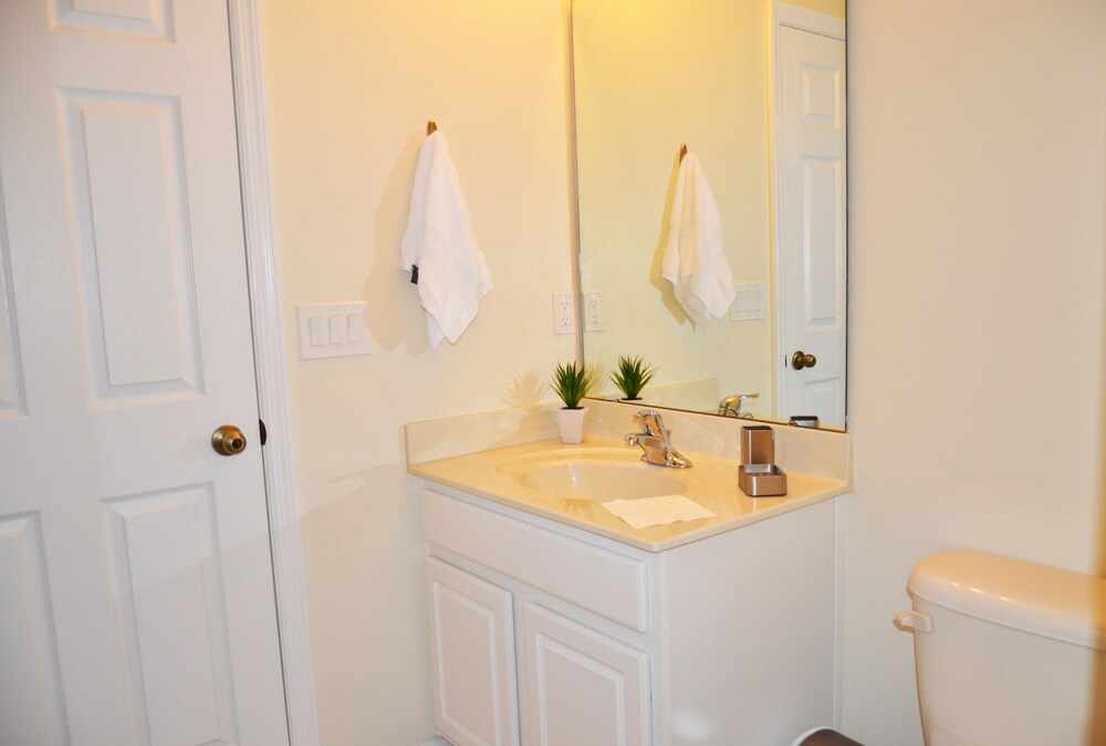 Bella Vida Resort by Fidelity Vacation Homes - photo 29