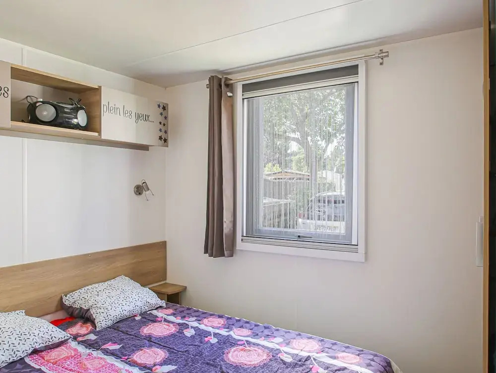 Swanky Mobile Home in Saint Jean de Monts — 4-Star Luxury Hotel in Saint-Jean-De-Monts, France
